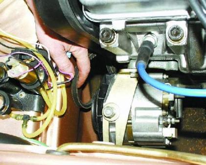 Как снять и поставить генератор автомобиля ВАЗ-2109