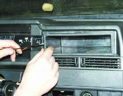 Как снять панель приборов автомобиля ВАЗ-2109