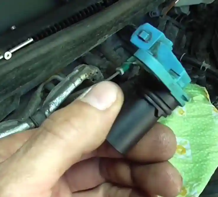 Замена датчиков положения распределительных валов Ford Focus Замена датчиков положения распределительных валов Ford Focus