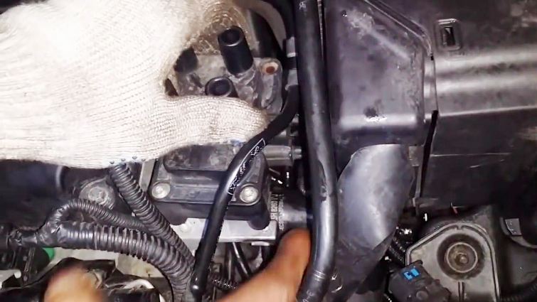 Проверка и замена катушки зажигания Ford Focus