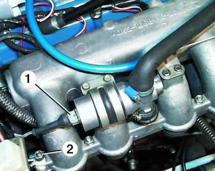 ZMZ-406-Motor des Gazelle-Motors aus- und einbauen Auto