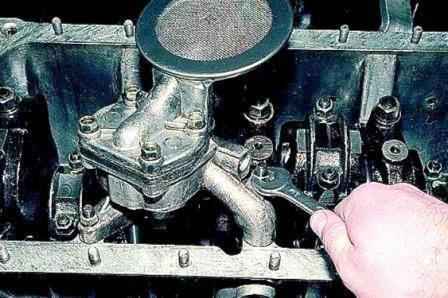 ZMZ-402 engine oil pump design