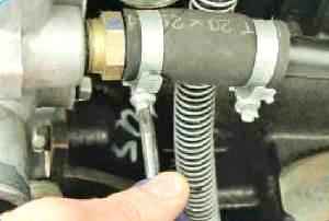 Design, Austausch der Wasserpumpe des ZMZ -40524 engine