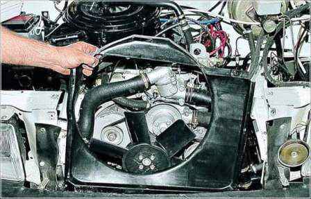 How to replace a Gazelle car radiator