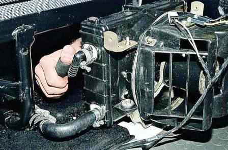 Cómo cambiar el líquido refrigerante del motor en un Gazelle
