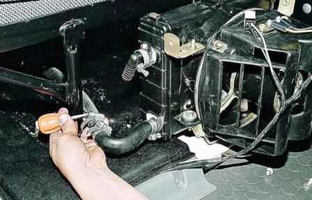 Cómo cambiar el refrigerante del motor en un Gazelle