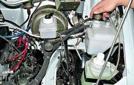 Как заменить охлаждающую жидкость двигателя автомобиля Газель