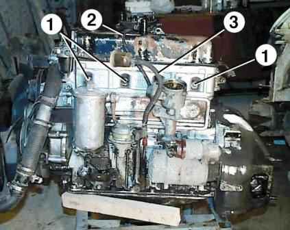 Entfernen und Installieren des ZMZ-402-Zylinderkopfs