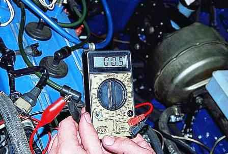 Проверка и замена катушек зажигания  двигателя ЗМЗ-406