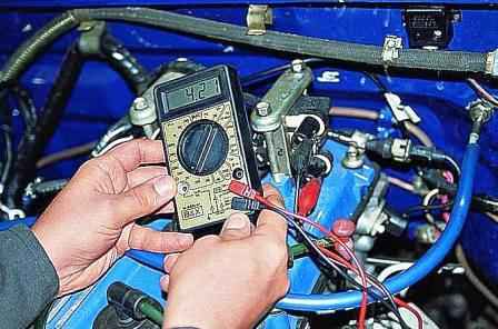 Проверка и замена катушек зажигания  двигателя ЗМЗ-406