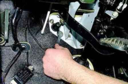 Як замінити головний та робочий циліндр зчеплення автомобіля Газель