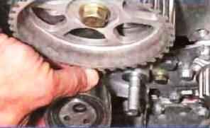 Replacing the timing belt of the K7M engine of the Lada Largus car