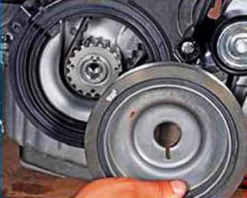 Replacing the timing belt of the K4M engine of the Lada Largus car