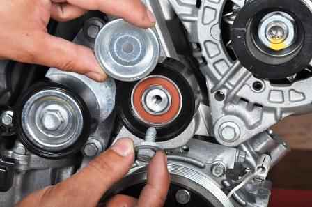 Замена ремня приводов агрегатов автомобиля Лада Ларгус двигатель K4M