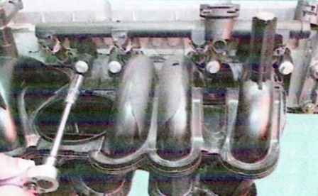 Reemplazo de las juntas del tubo de admisión del motor K7M