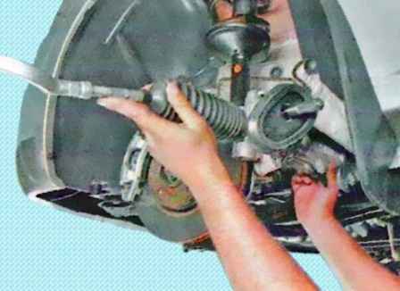 So entfernen Sie ein Lenkgetriebe eines Lada Largus
