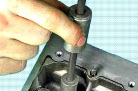 Replacing valve stem seals Renault Megane 2