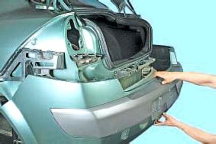 Как снять задний бампер автомобиля Рено Меган 2