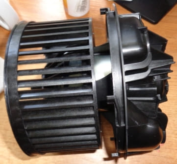 Replacing the electric fan heater Renault Megane 2