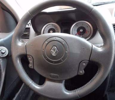 Renault Megan 2 steering features