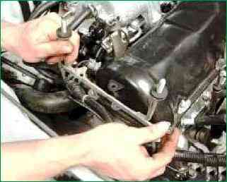 How to replace the Niva Chevrolet cylinder head gasket