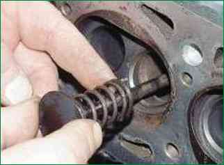 Grinding Niva Chevrolet cylinder head valves