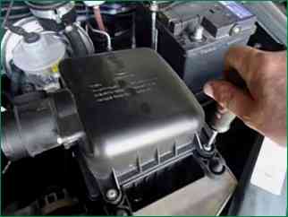 Reemplazo del filtro de aire del motor Niva Chevrolet