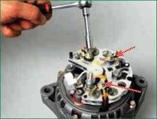 Dismantling the alternator 9402.3701–04 Niva Chevrolet