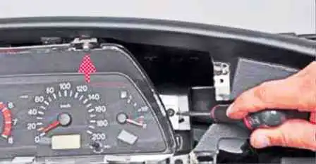 Снятие и установка комбинации приборов Niva Chevrolet Снятие и установка комбинации приборов Niva Chevrolet