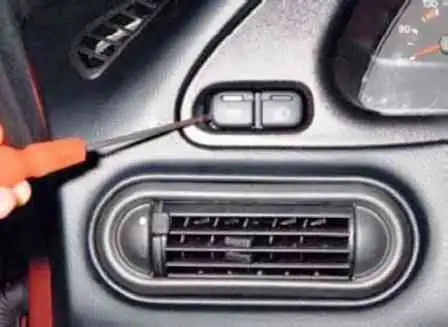 Снятие и установка комбинации приборов Niva Chevrolet Снятие и установка комбинации приборов Niva Chevrolet