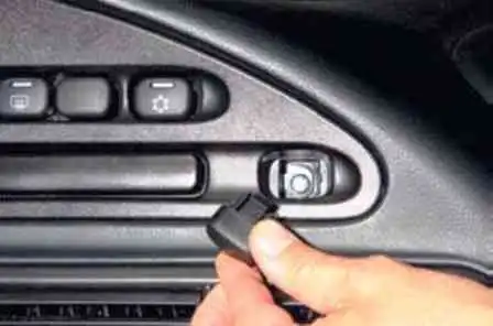 Снятие и установка комбинации приборов Niva Chevrolet Снятие и установка комбинации приборов Niva Chevrolet