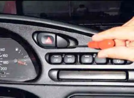 Снятие и установка комбинации приборов Niva Chevrolet Снятие и установка комбинации приборов Niva Chevrolet