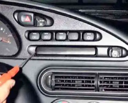 Снятие и установка комбинации приборов Niva Chevrolet Снятие и установка комбинации приборов Niva Chevrolet