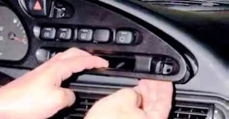 Снятие и установка комбинации приборов Niva Chevrolet Снятие и установка комбинации приборов Niva Chevrolet