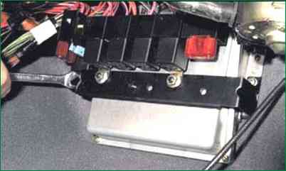 Зняття та встановлення контролера Niva Chevrolet