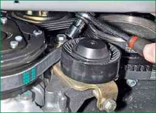 How to remove and install air conditioning compressor VAZ-2123