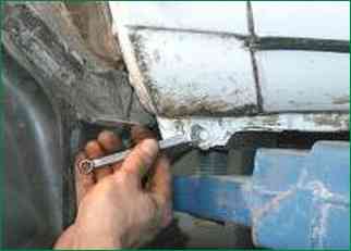 How to remove front fender liner and fender VAZ-2123