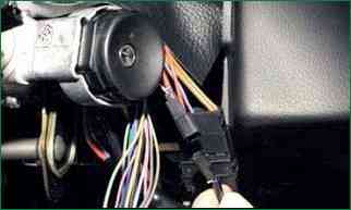 How to remove the VAZ-2123 steering column