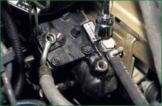Niva Chevrolet Lenkgetriebe aus- und einbauen