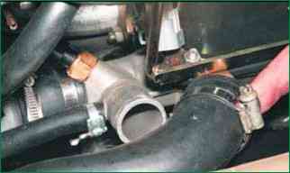 Extracción e instalación de un motor Chevrolet Niva