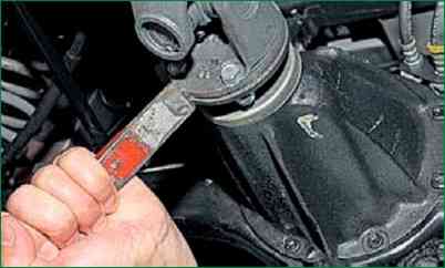 Removing the driveline Niva Chevrolet