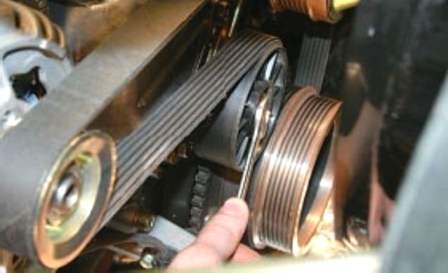 Replacing drive belts ZMZ-409