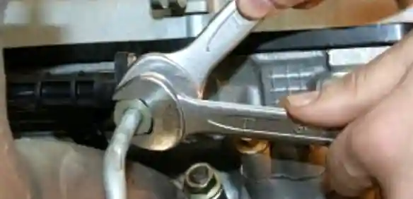 Снятие и установка топливной рампы УАЗ Патриот Снятие и установка топливной рампы УАЗ Патриот