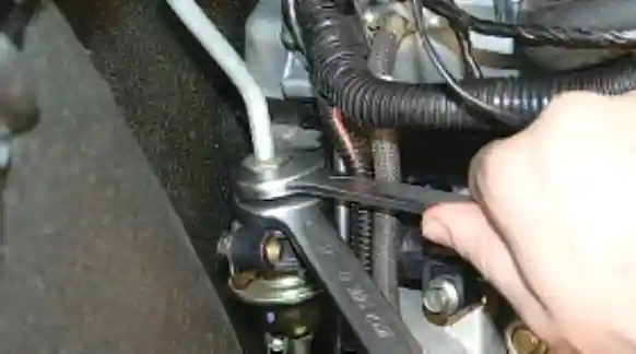 Снятие и установка топливной рампы УАЗ Патриот Снятие и установка топливной рампы УАЗ Патриот