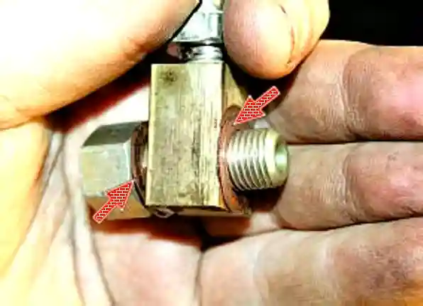 Замена рабочего цилиндра привода сцепления УАЗ Патриот Замена рабочего цилиндра привода сцепления УАЗ Патриот