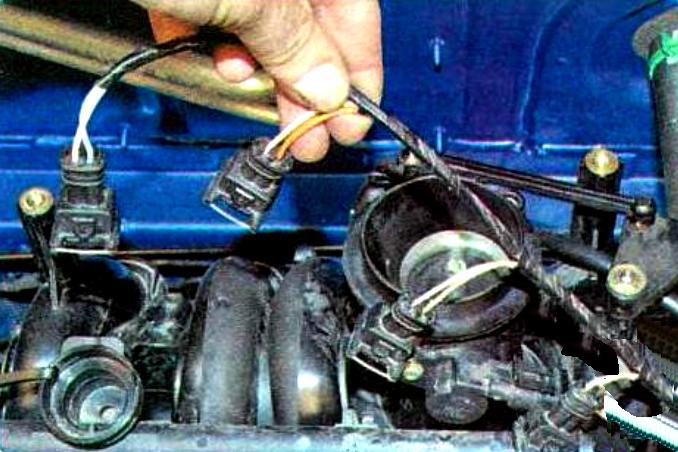 Checking, removing and installing Renault Logan fuel injectors