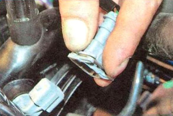 Заміна прокладки головки блока циліндрів Renault Logan
