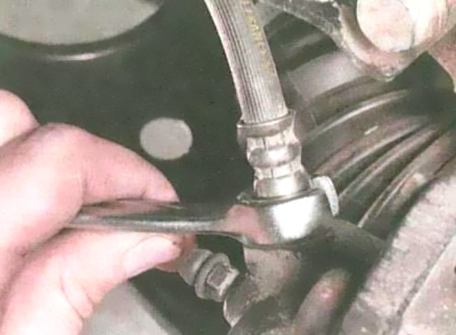 Reemplazo de mangueras y tubos de frenos hidráulicos para frenos Renault Logan