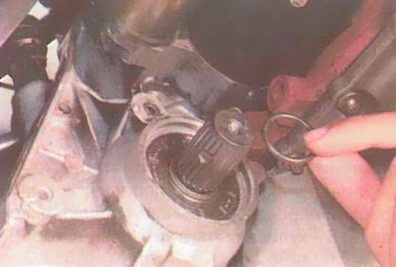 Replacing Renault Logan gearbox seals