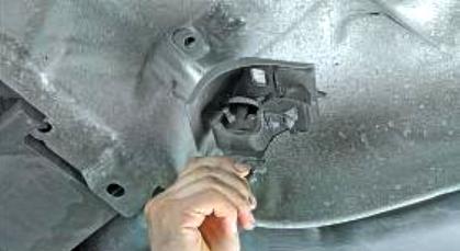 Replacing silencers and pipes Renault Megane 2